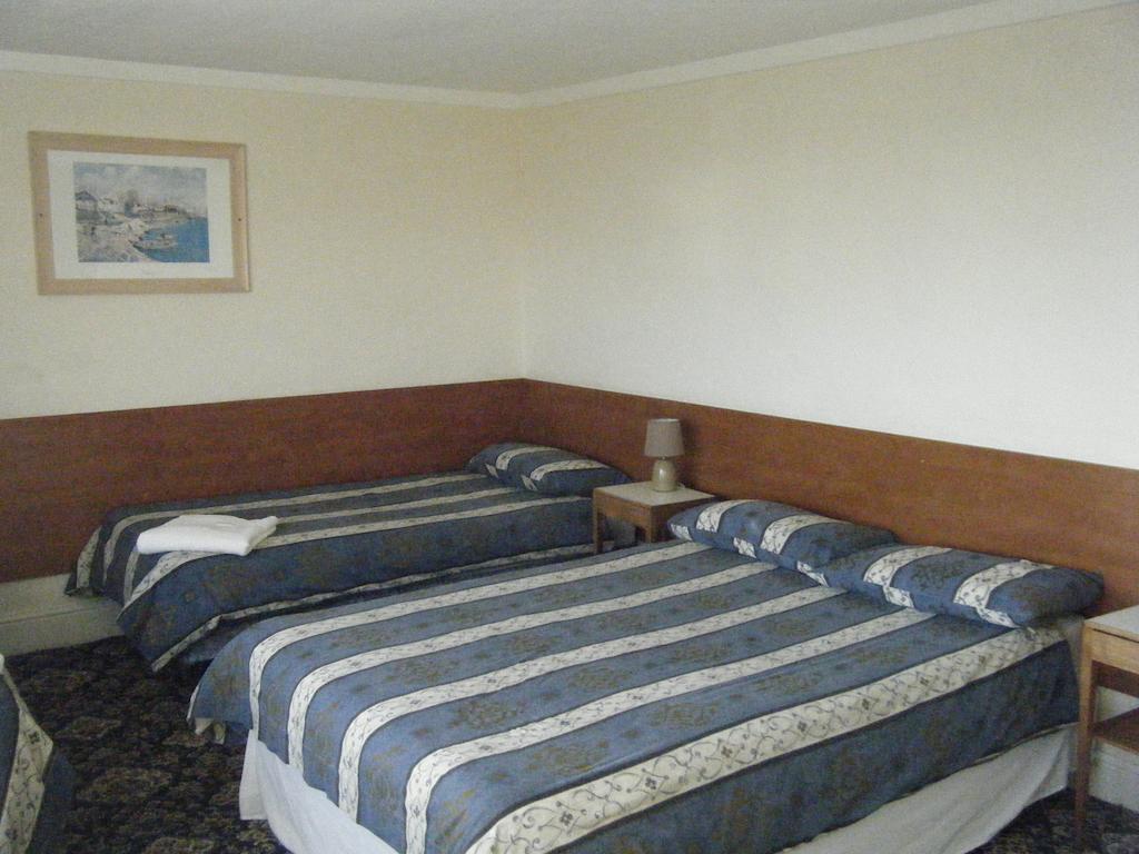 Tudor Court Hotel Swansea Bilik gambar