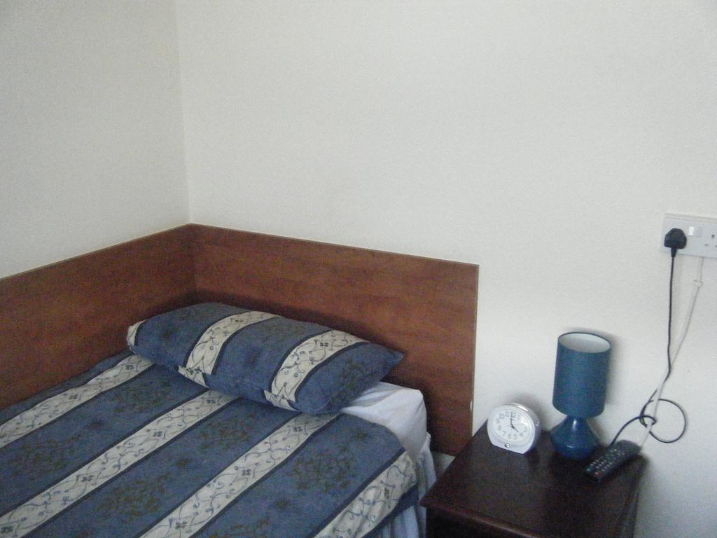 Tudor Court Hotel Swansea Bilik gambar